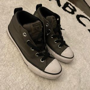Kids converse